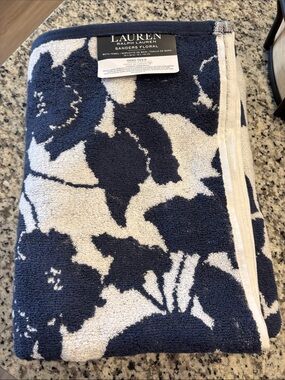 Ralph Lauren Sanders Floral Antimicrobial Cotton Bath Towel 30"x56" Navy $38